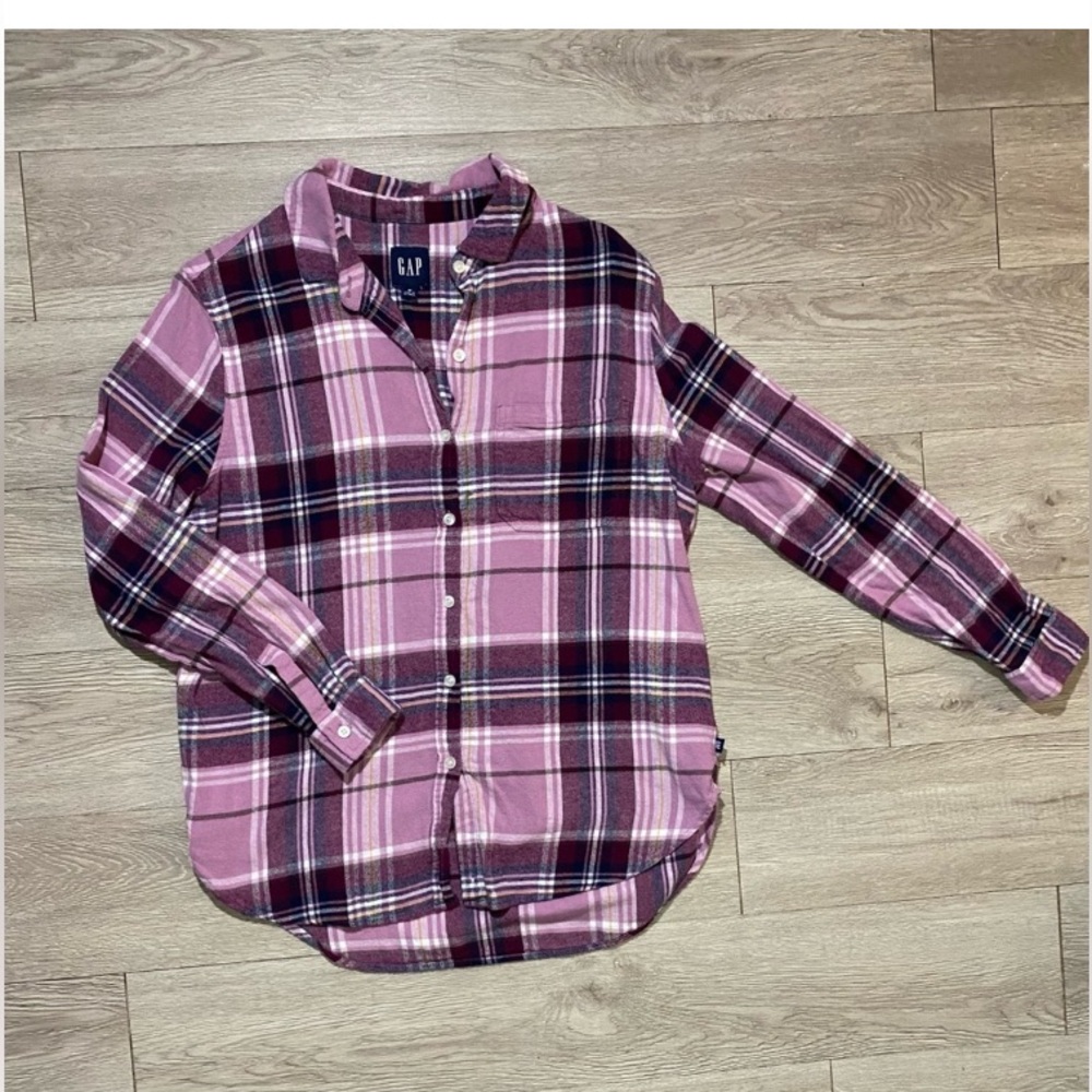 💜 Gap Pink Button Down Flannel Size Medium